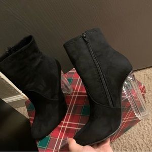 Suave black booties. (Fashion Nova)